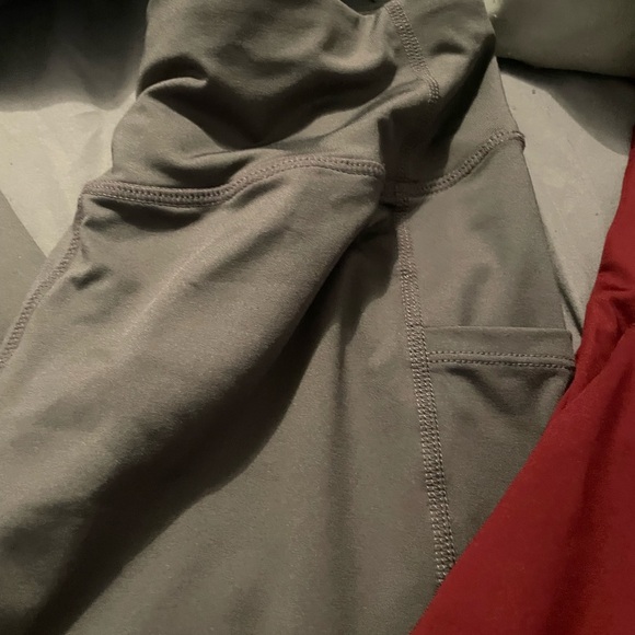 2 leggings ⭐️10 items for $10 - Picture 4 of 5